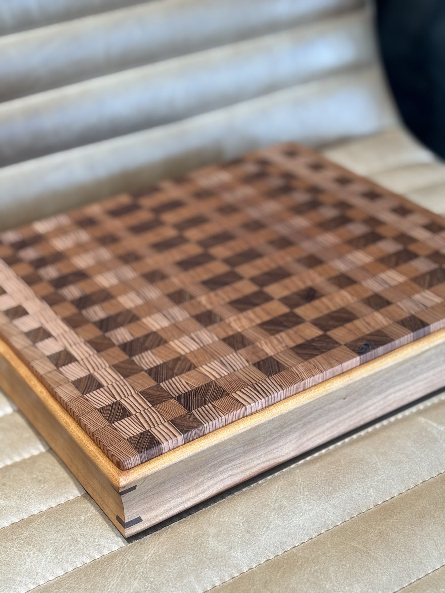 Molera Reversible End-Grain Tray/Cutting Board